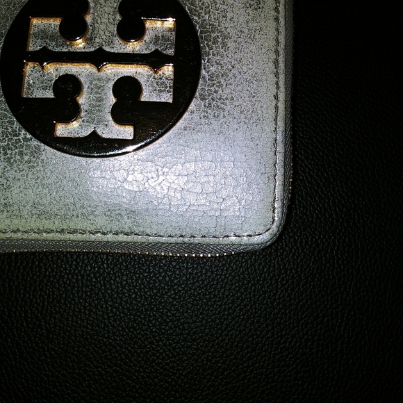 Tory Burch small zip wallet - Picture 9 of 15